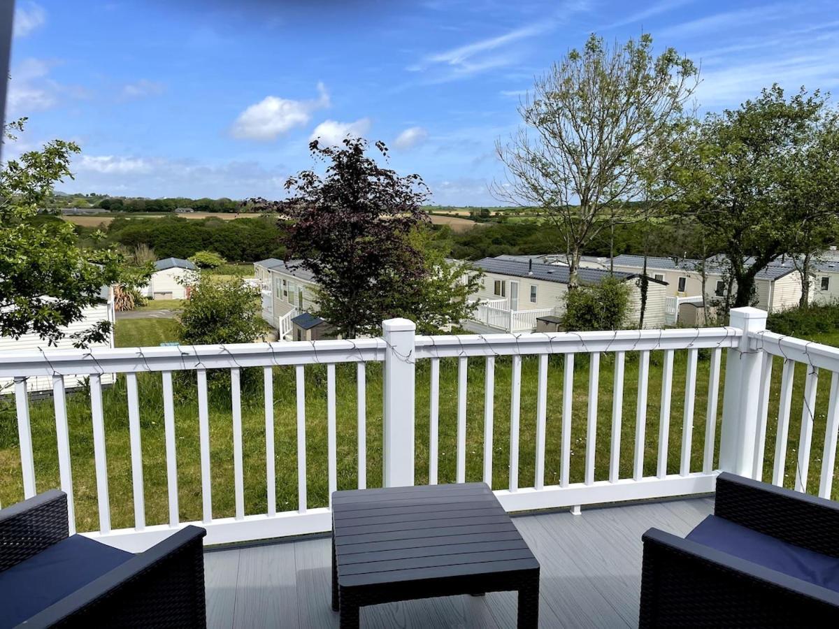 Luxury Caravan Cornwall Sleeps 4 Countryside View St Austell Esterno foto