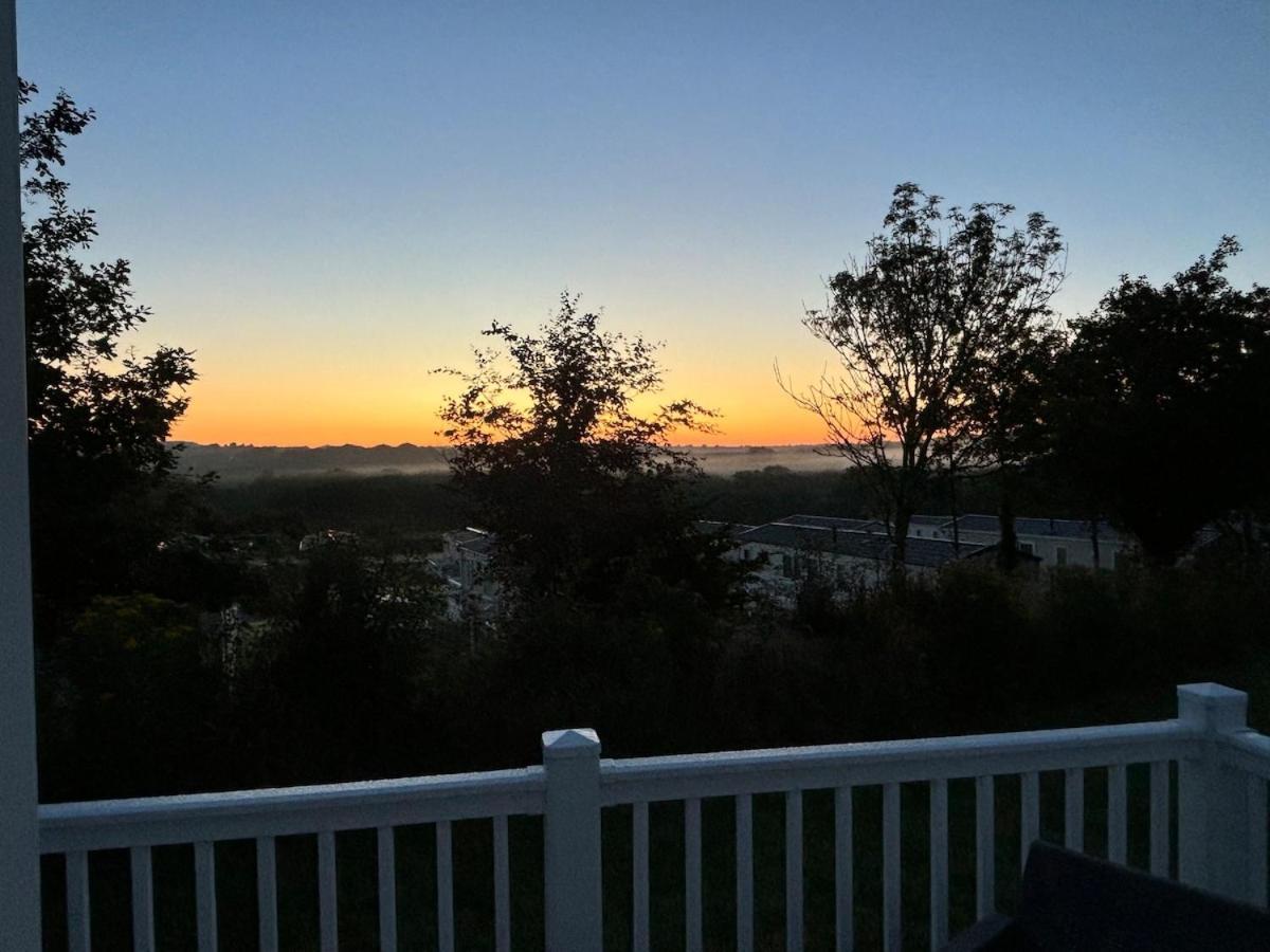 Luxury Caravan Cornwall Sleeps 4 Countryside View St Austell Esterno foto